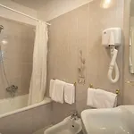Umbra Hotel 3*